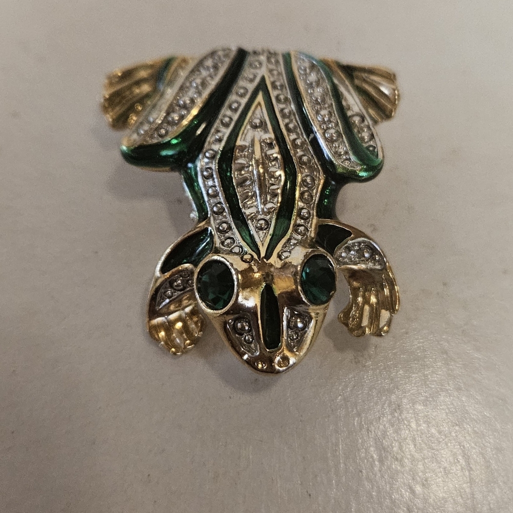 Unsigned CAROLEE  Gold tone Green Enamel & Rhinestone  FROG  Pin Brooch